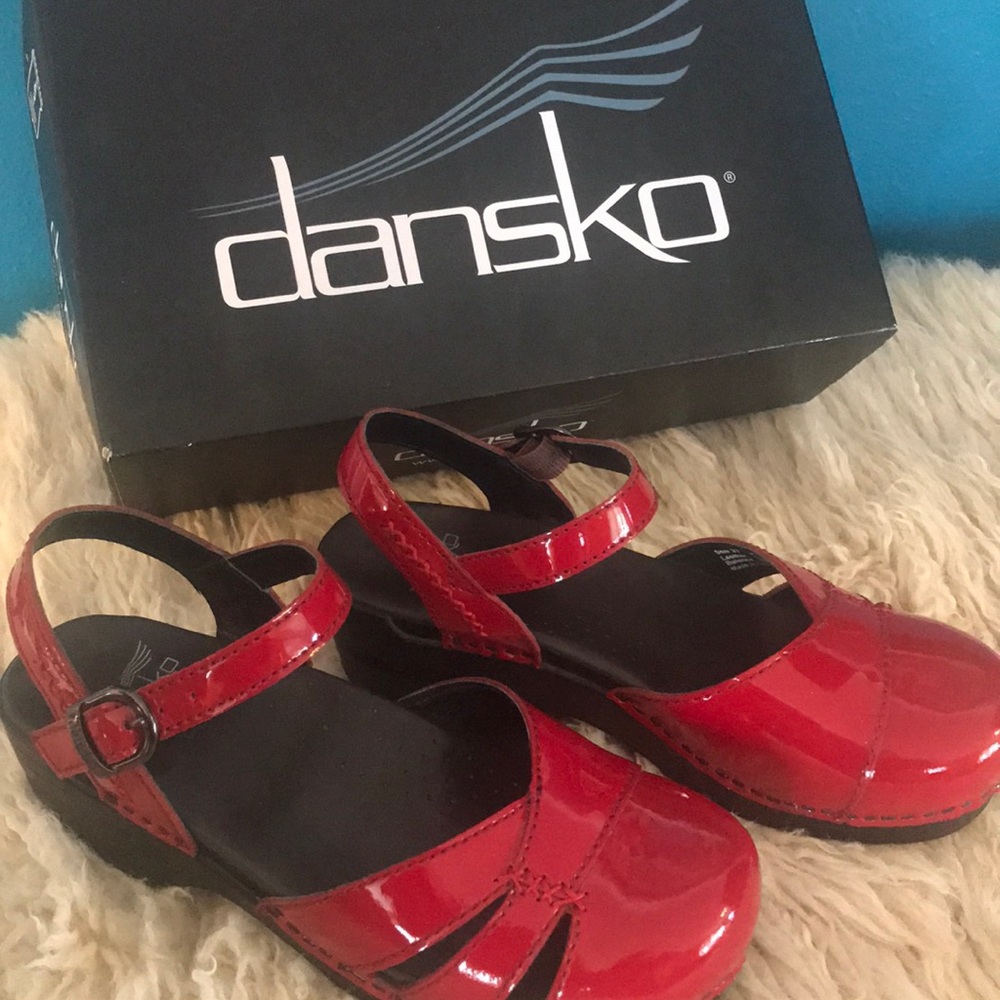 Dansko Maeve Patent Cherry